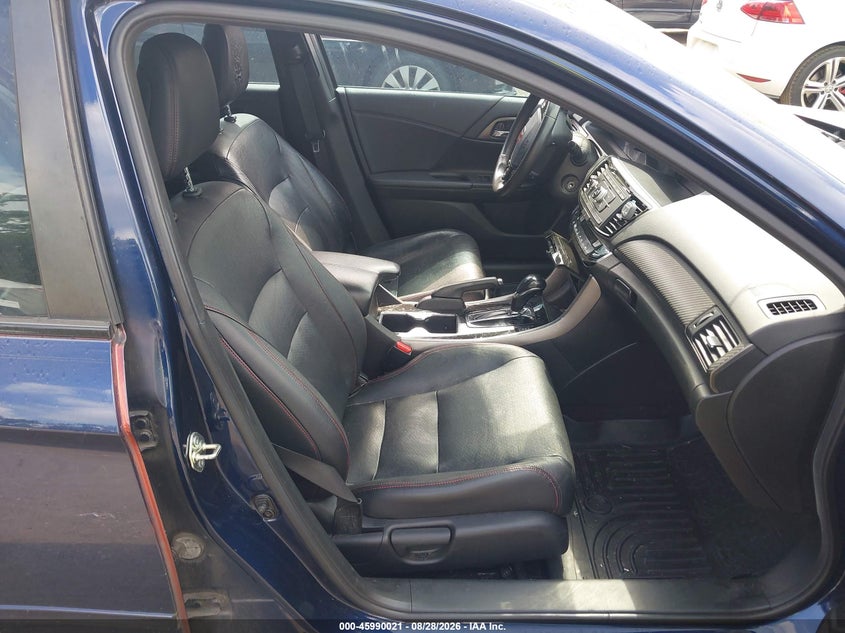 2017 HONDA ACCORD auction photo 5