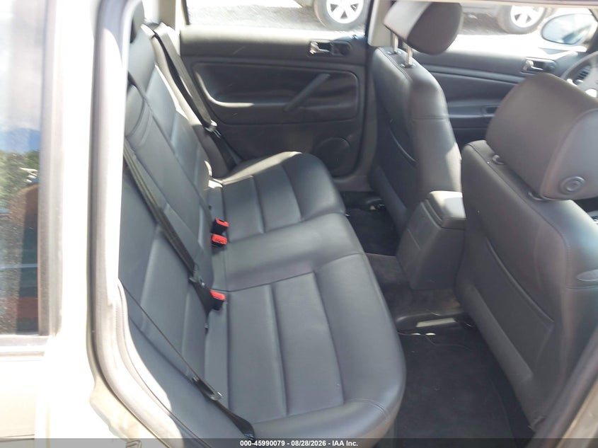 2005 VOLKSWAGEN PASSAT auction photo 8