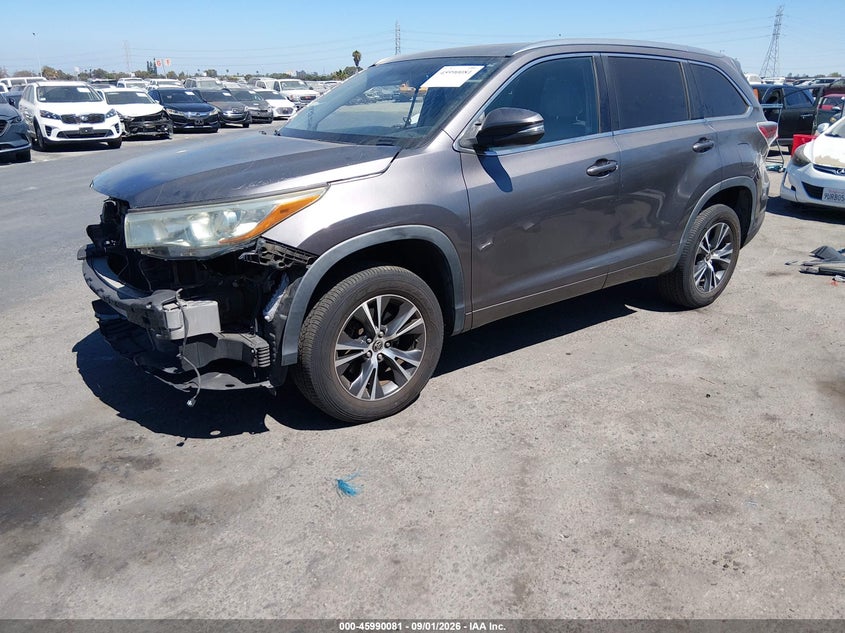 2016 TOYOTA HIGHLANDER auction photo 2