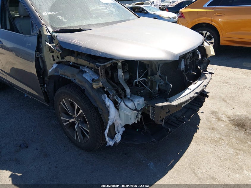 2016 TOYOTA HIGHLANDER auction photo 6