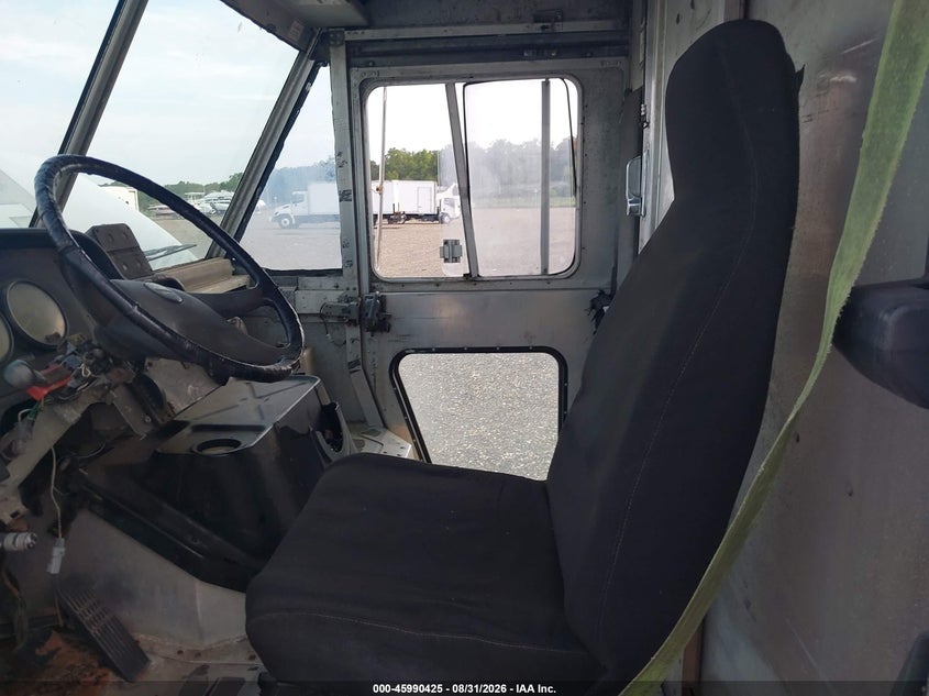 2007 FREIGHTLINER CHASSIS auction photo 7