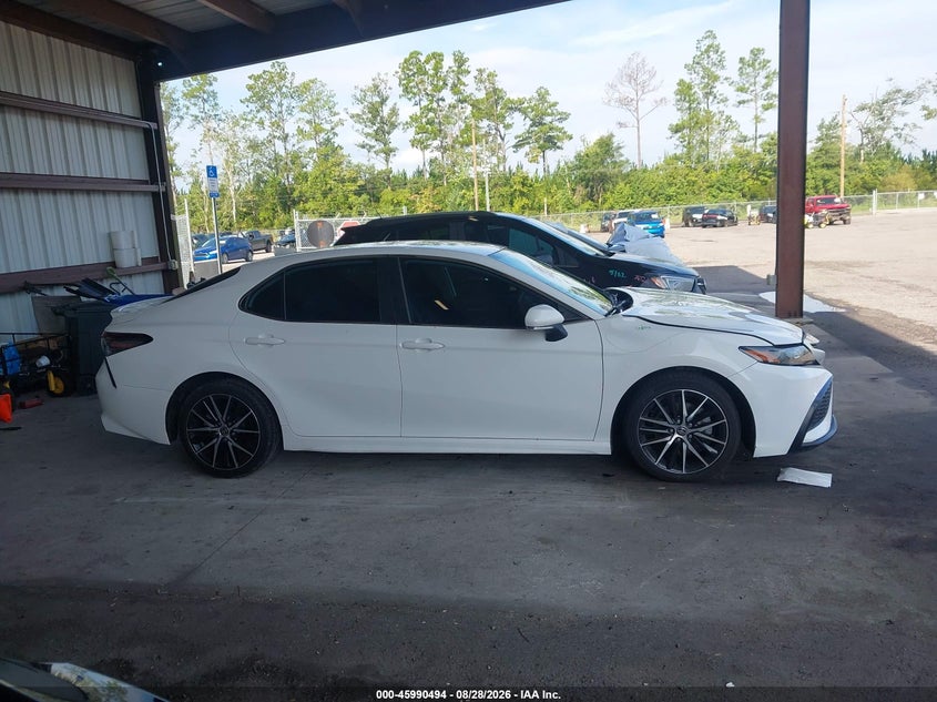 TOYOTA CAMRY - zdjęcie 13