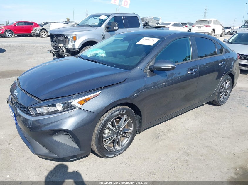 2023 Kia Forte, Right Front, IAAI, VIN 3KPF24AD2PE684659 — photo 2