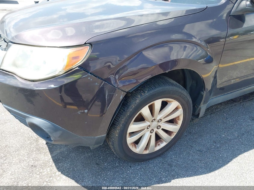 2013 SUBARU FORESTER auction photo 6