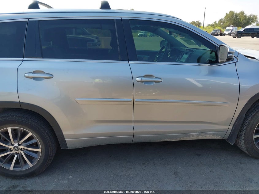 TOYOTA HIGHLANDER - zdjęcie 14
