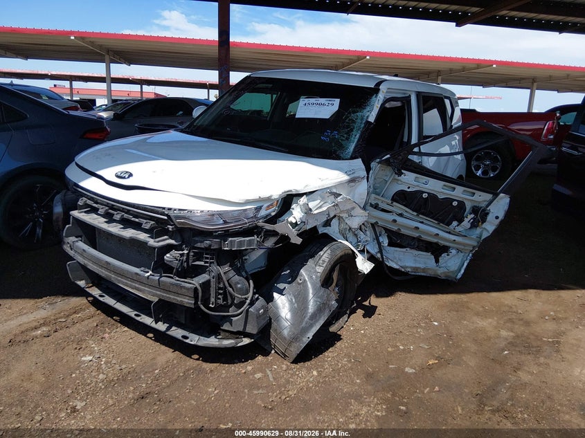 2021 Kia Soul, Left Side, IAAI, VIN KNDJ23AU5M7784271 — photo 2