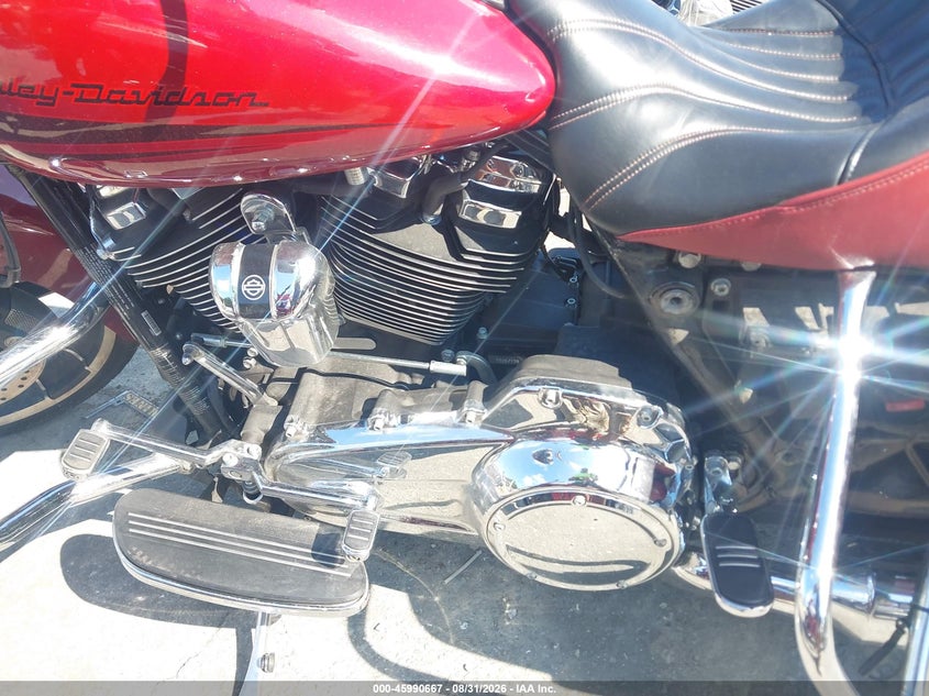 HARLEY-DAVIDSON FLHX 2020