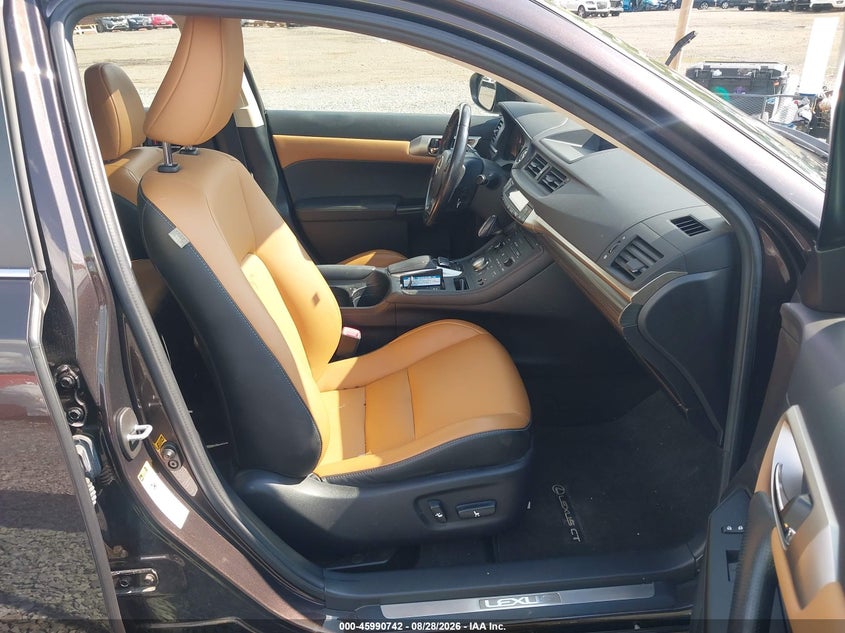2015 LEXUS CT 200H auction photo 5