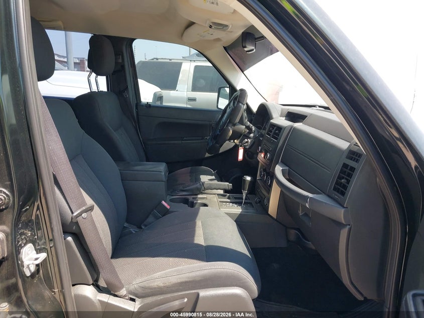 2012 JEEP LIBERTY auction photo 5