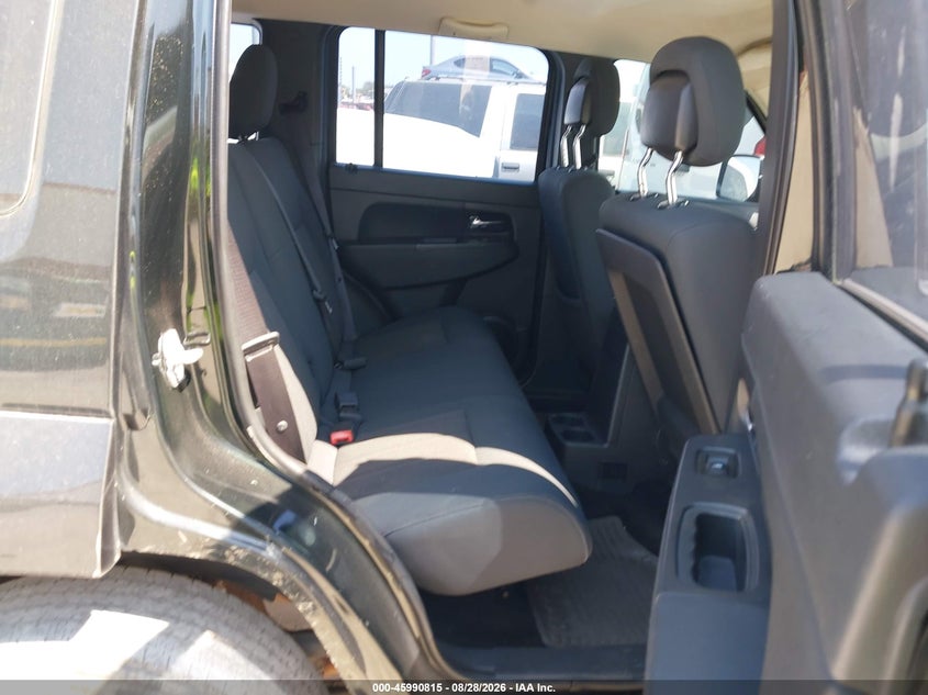 2012 JEEP LIBERTY auction photo 8