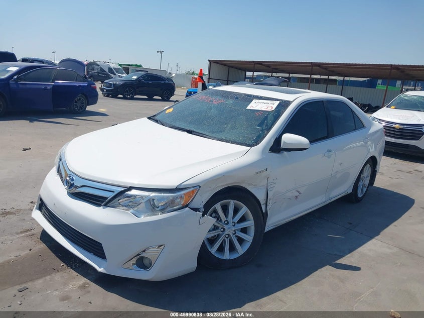 2013 Toyota Camry, Left & Right Side, IAAI, VIN 4T1BD1FK2DU068838 — photo 2