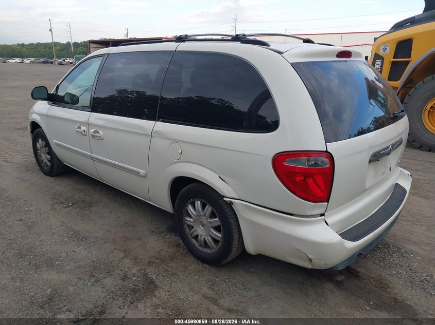 2006 CHRYSLER TOWN & COUNTRY auction photo 3