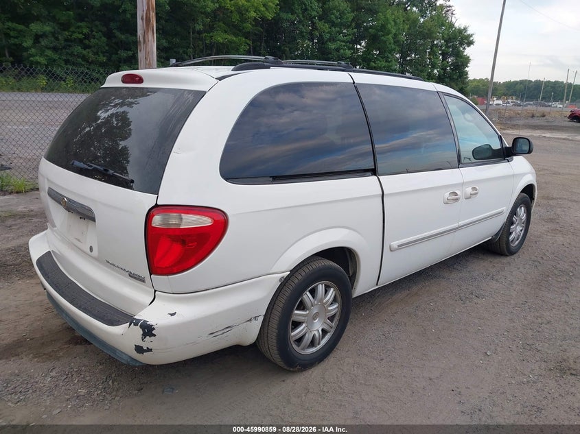 2006 CHRYSLER TOWN & COUNTRY auction photo 4