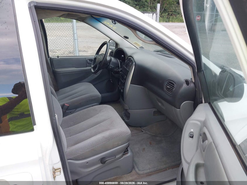 2006 CHRYSLER TOWN & COUNTRY auction photo 5