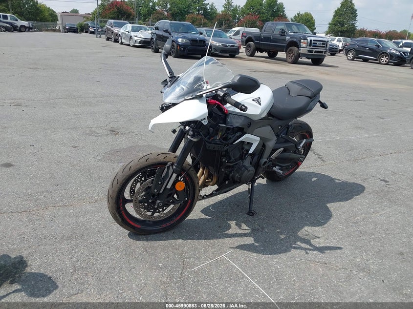 2025 TRIUMPH MOTORCYCLE DAYTONA auction photo 2