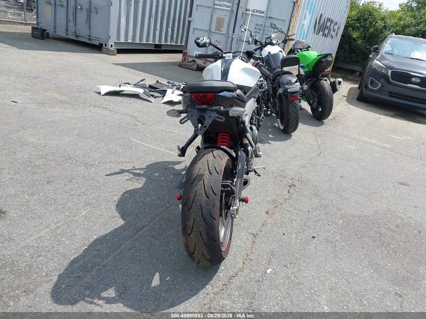 2025 TRIUMPH MOTORCYCLE DAYTONA auction photo 6