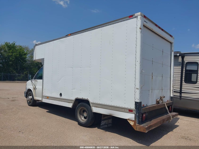 2004 CHEVROLET EXPRESS CUTAWAY auction photo 3