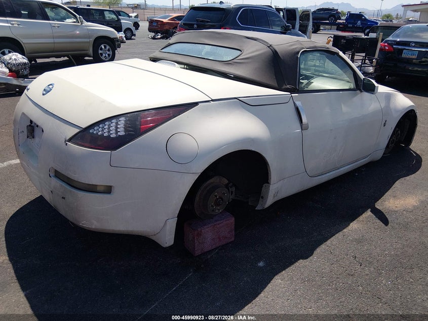 2004 NISSAN 350Z