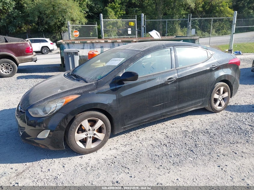 2013 HYUNDAI ELANTRA auction photo 2