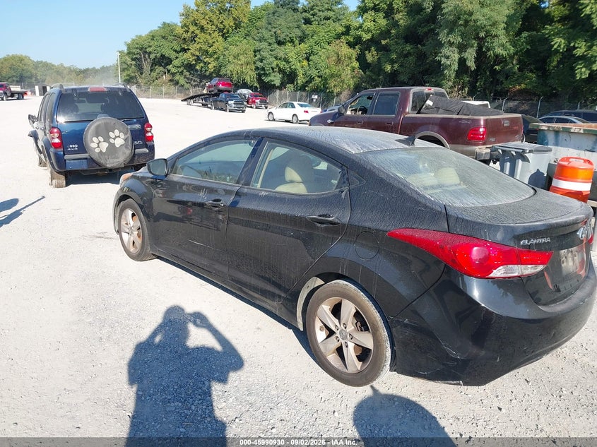 2013 HYUNDAI ELANTRA auction photo 3