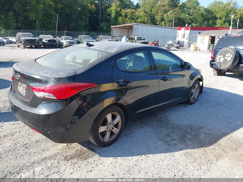 2013 HYUNDAI ELANTRA auction photo 4