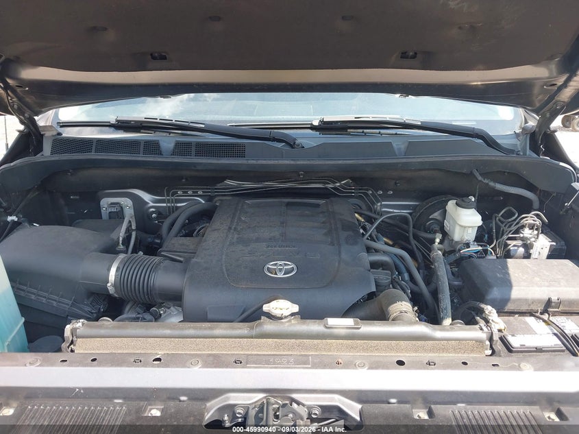 TOYOTA TUNDRA - zdjęcie 10
