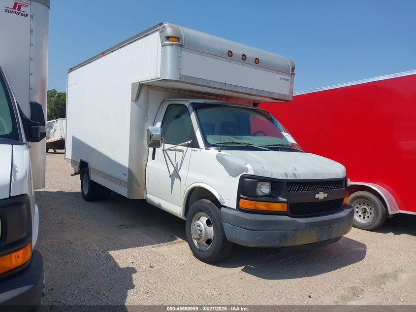 2005 CHEVROLET EXPRESS CUTAWAY auction photo 1
