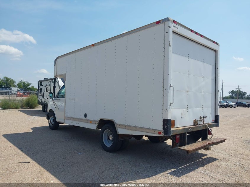 2005 CHEVROLET EXPRESS CUTAWAY auction photo 3