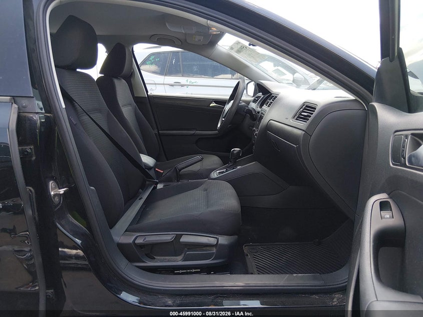 2015 VOLKSWAGEN JETTA auction photo 5