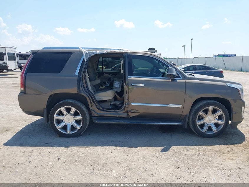 CADILLAC ESCALADE - zdjęcie 14
