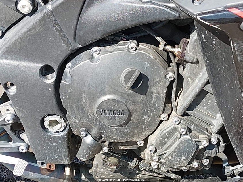 YAMAHA YZFR1 2013
