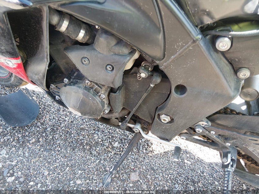 YAMAHA YZFR1 2013