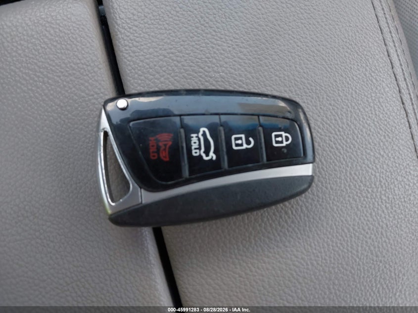 HYUNDAI GENESIS 2015 VIN KMHGN4JE6FU076045