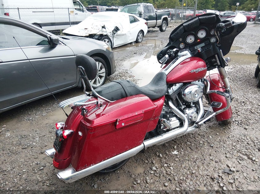 HARLEY-DAVIDSON FLHX 2013