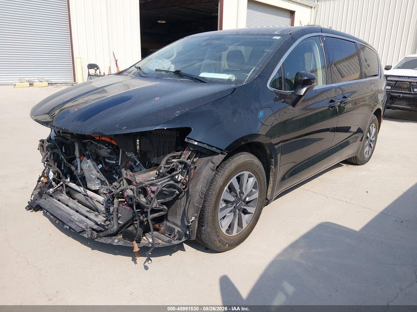 2023 CHRYSLER PACIFICA HYBRID auction photo 2