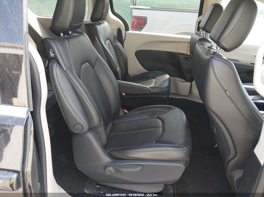 2023 CHRYSLER PACIFICA HYBRID auction photo 8