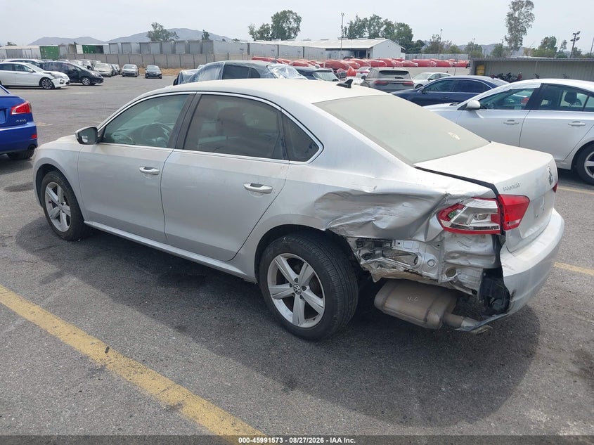 2013 VOLKSWAGEN PASSAT auction photo 3