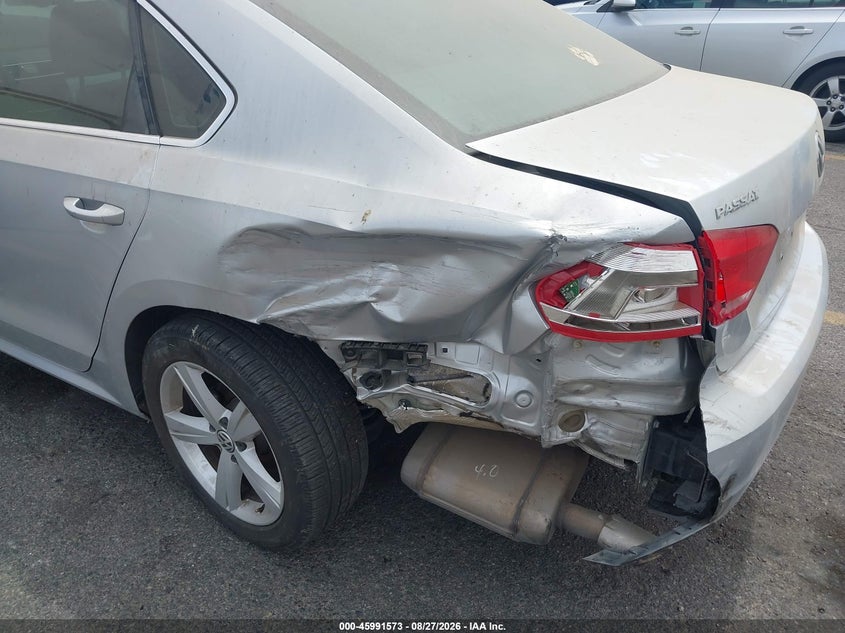 2013 VOLKSWAGEN PASSAT auction photo 6