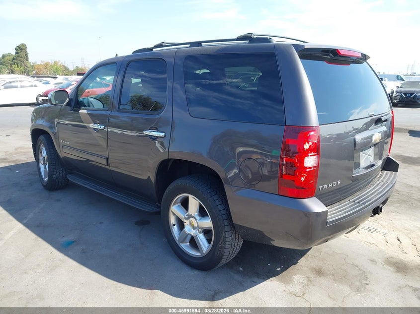 2011 CHEVROLET TAHOE auction photo 3