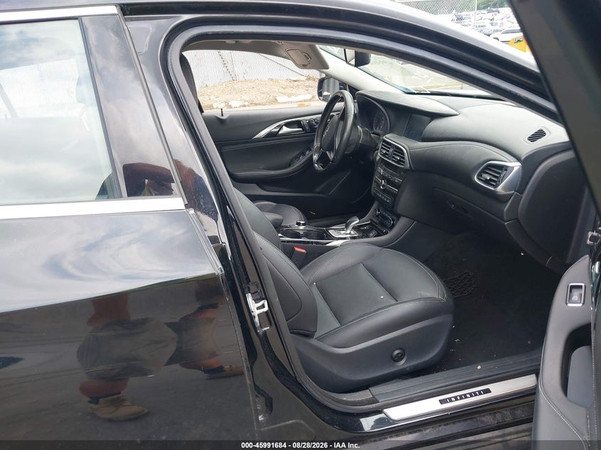 2018 INFINITI QX30 auction photo 5