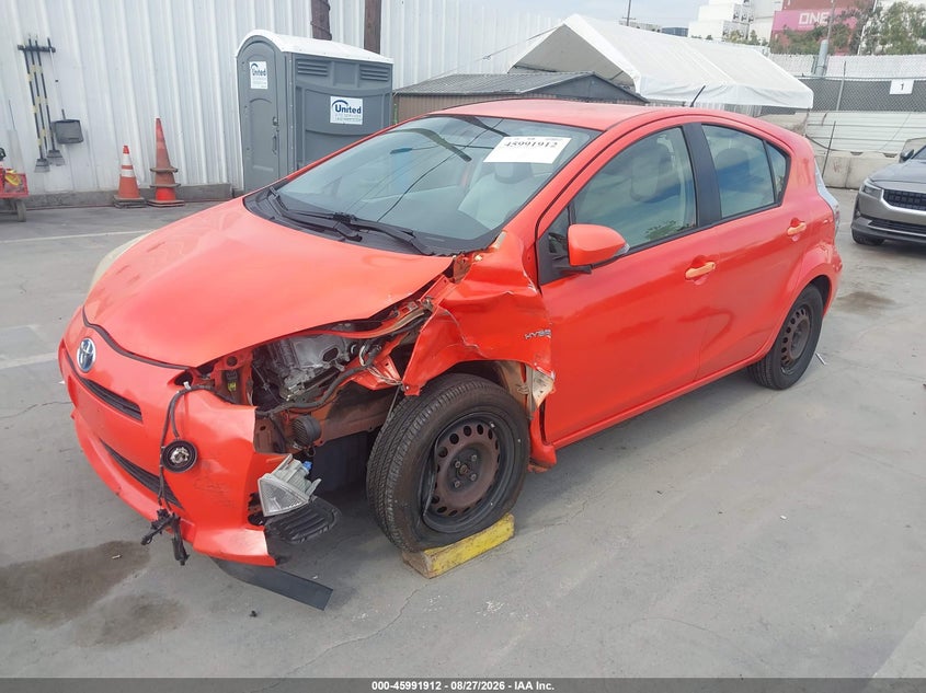 2013 TOYOTA PRIUS C auction photo 2
