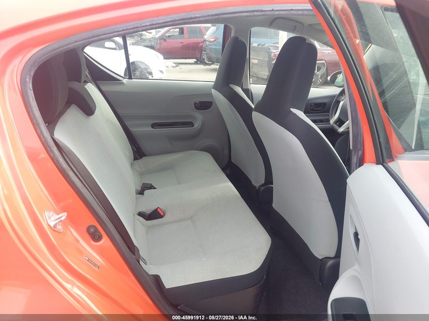 2013 TOYOTA PRIUS C auction photo 8