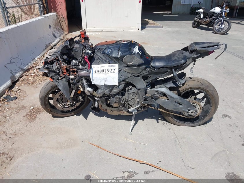 YAMAHA YZFR1 2020