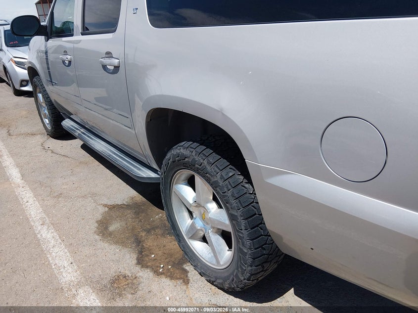 2007 CHEVROLET SUBURBAN 1500 auction photo 6