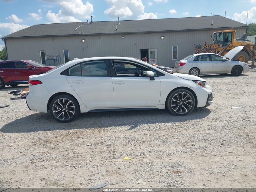 TOYOTA COROLLA - zdjęcie 14