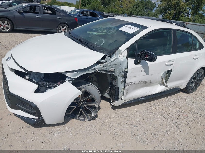 TOYOTA COROLLA - zdjęcie 18