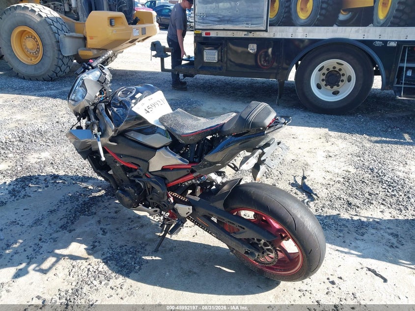 KAWASAKI ZR900 2023