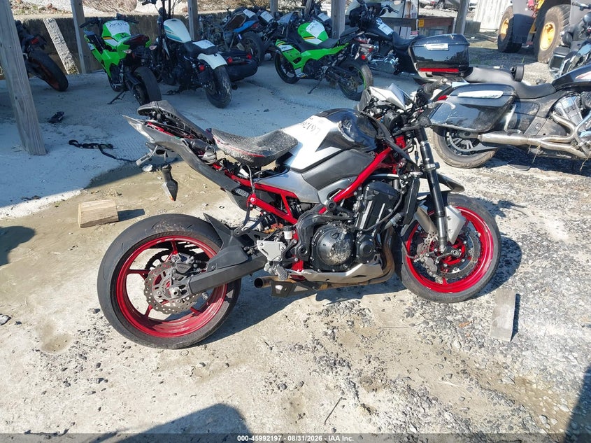 KAWASAKI ZR900 2023