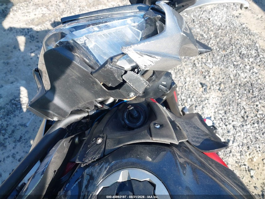 KAWASAKI ZR900 2023