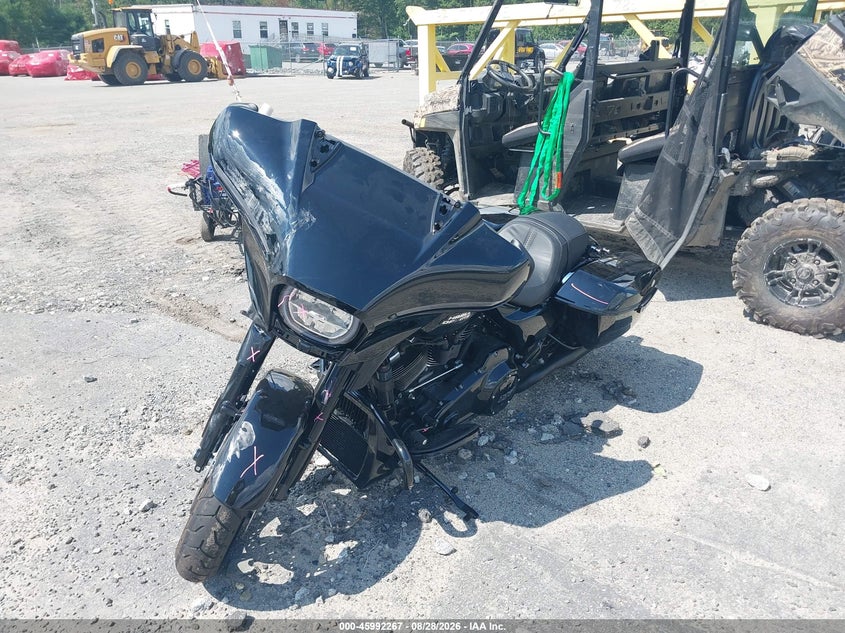 HARLEY-DAVIDSON FLHX 2025